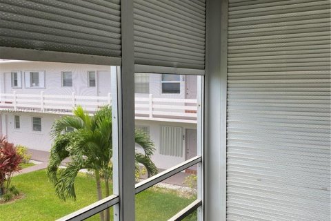 Copropriété à vendre à Hallandale Beach, Floride: 1 chambre, 66.89 m2 № 1184681 - photo 17