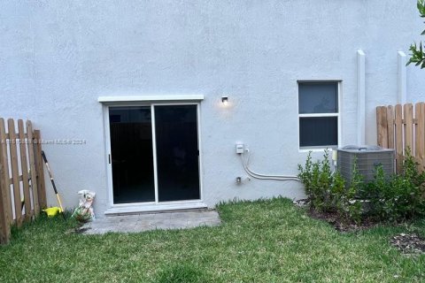 Townhouse in Homestead, Florida 3 bedrooms, 123.65 sq.m. № 938591 - photo 7