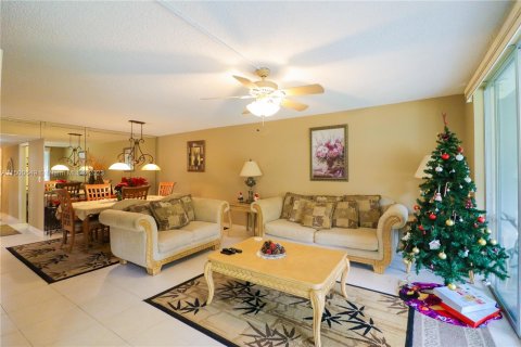 Copropriété à vendre à Pompano Beach, Floride: 3 chambres, 129.13 m2 № 908266 - photo 14