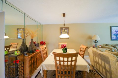 Condominio en venta en Pompano Beach, Florida, 3 dormitorios, 129.13 m2 № 908266 - foto 11