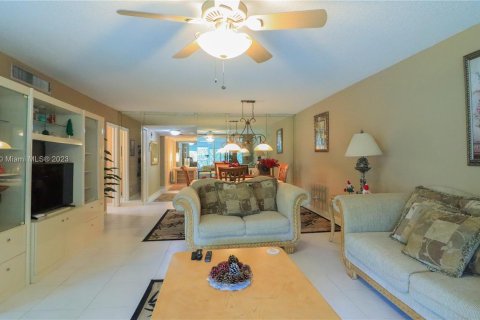 Condominio en venta en Pompano Beach, Florida, 3 dormitorios, 129.13 m2 № 908266 - foto 25