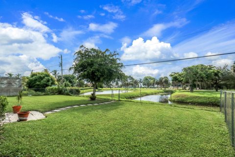 Villa ou maison à vendre à West Palm Beach, Floride: 3 chambres, 165.27 m2 № 1172288 - photo 12