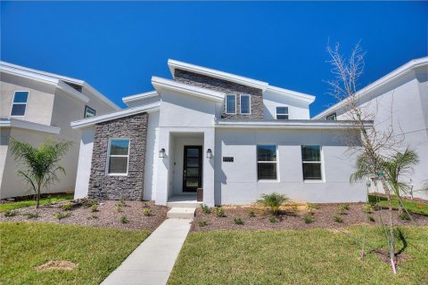 Casa en venta en Davenport, Florida, 7 dormitorios, 373.28 m2 № 1267589 - foto 1