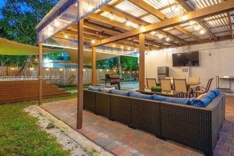 Casa en venta en Miami, Florida, 5 dormitorios, 202.99 m2 № 1413759 - foto 27