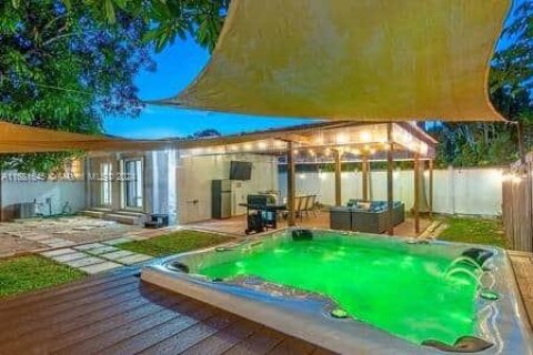 Casa en venta en Miami, Florida, 5 dormitorios, 202.99 m2 № 1413759 - foto 25