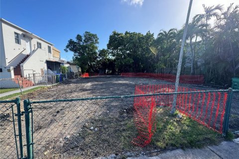 Terreno en venta en Miami, Florida № 1428452 - foto 5