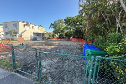 Terreno en venta en Miami, Florida № 1428452 - foto 7