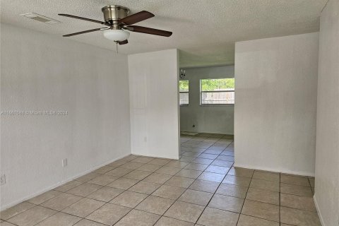 Villa ou maison à vendre à St. Lucie, Floride: 3 chambres, 135.27 m2 № 1383142 - photo 5