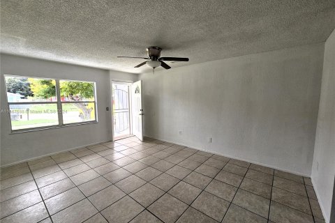 Villa ou maison à vendre à St. Lucie, Floride: 3 chambres, 135.27 m2 № 1383142 - photo 6