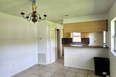 Villa ou maison à vendre à St. Lucie, Floride: 3 chambres, 135.27 m2 № 1383142 - photo 8