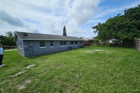 Villa ou maison à vendre à St. Lucie, Floride: 3 chambres, 135.27 m2 № 1383142 - photo 18