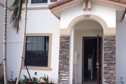 Townhouse in Hialeah, Florida 2 bedrooms, 132.11 sq.m. № 1304972 - photo 2