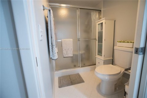 Condo in Pembroke Pines, Florida, 2 bedrooms  № 1236515 - photo 20