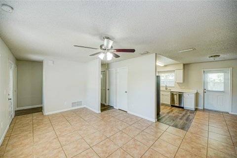 Villa ou maison à vendre à Kissimmee, Floride: 3 chambres, 129.32 m2 № 1313395 - photo 4