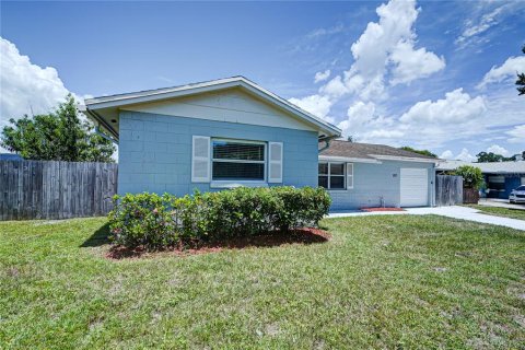 Villa ou maison à vendre à Kissimmee, Floride: 3 chambres, 129.32 m2 № 1313395 - photo 2