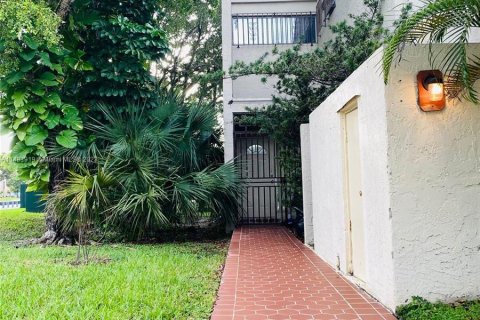 Townhouse in Miami, Florida 3 bedrooms, 141.21 sq.m. № 837024 - photo 1