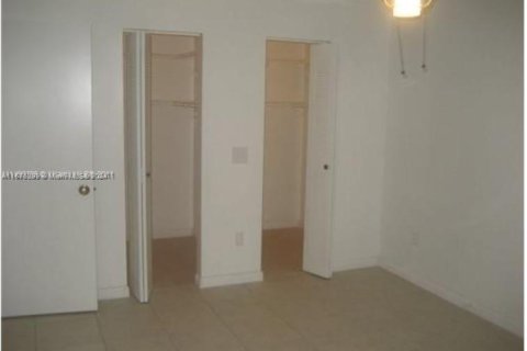 Condo in Miami, Florida, 2 bedrooms  № 1140864 - photo 3