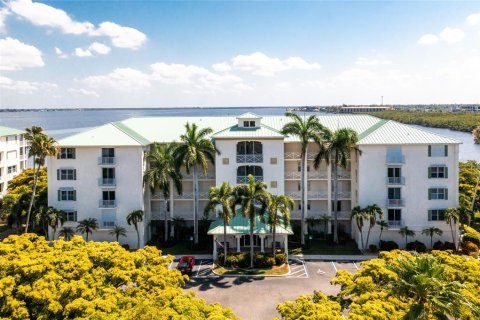 Copropriété à vendre à Punta Gorda, Floride: 3 chambres, 204.94 m2 № 1143946 - photo 1