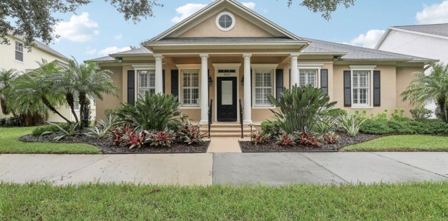 House in Orlando, Florida 4 bedrooms, 267.56 sq.m. № 1400580