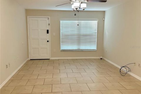 Condominio en venta en Casselberry, Florida, 1 dormitorio, 69.68 m2 № 1415037 - foto 5