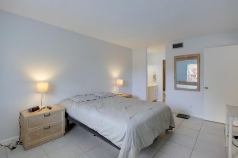 Condominio en venta en Lake Worth, Florida, 1 dormitorio, 79.9 m2 № 1104328 - foto 12