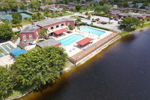Condominio en venta en Lake Worth, Florida, 1 dormitorio, 79.9 m2 № 1104328 - foto 2
