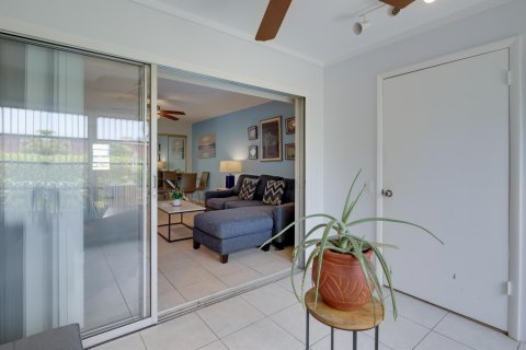 Condominio en venta en Lake Worth, Florida, 1 dormitorio, 79.9 m2 № 1104328 - foto 9
