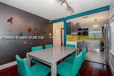 Casa en venta en Fort Lauderdale, Florida, 3 dormitorios, 145.11 m2 № 1104051 - foto 5