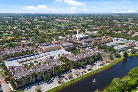 Townhouse in Palm Beach Gardens, Florida 3 bedrooms, 199.18 sq.m. № 1100301 - photo 4