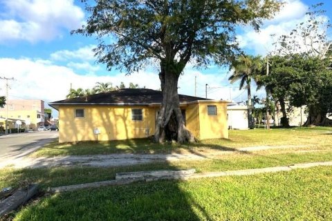 House in Pahokee, Florida 3 bedrooms, 134.71 sq.m. № 1100341 - photo 5