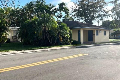 House in Pahokee, Florida 3 bedrooms, 134.71 sq.m. № 1100341 - photo 26