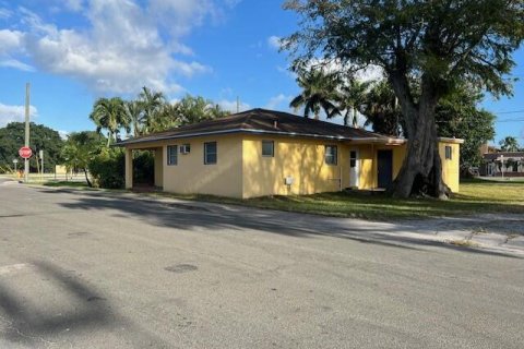 House in Pahokee, Florida 3 bedrooms, 134.71 sq.m. № 1100341 - photo 20