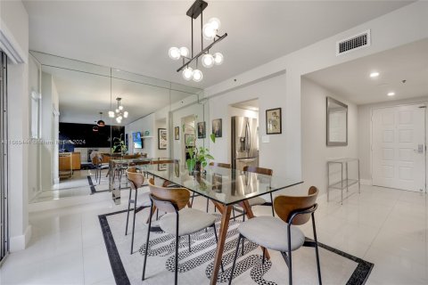 Condo in Miami Beach, Florida, 3 bedrooms  № 1430126 - photo 9