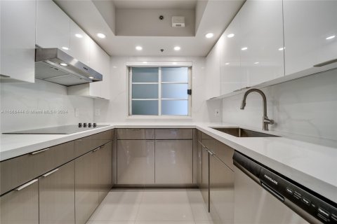 Condo in Miami Beach, Florida, 3 bedrooms  № 1430126 - photo 10