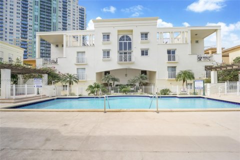 Condo in Miami Beach, Florida, 3 bedrooms  № 1430126 - photo 18