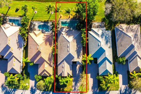 Casa en venta en Jensen Beach, Florida, 3 dormitorios, 176.42 m2 № 1077760 - foto 1