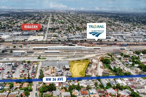 Propiedad comercial en venta en Miami, Florida № 1235585 - foto 5