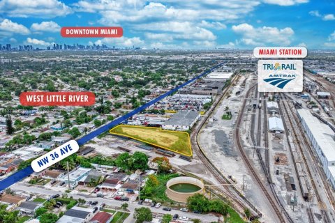 Propiedad comercial en venta en Miami, Florida № 1235585 - foto 4