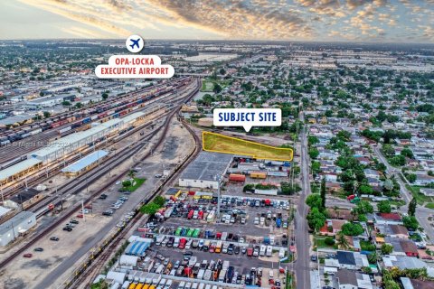 Propiedad comercial en venta en Miami, Florida № 1235585 - foto 6