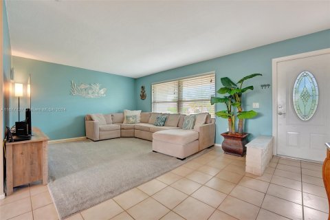 House in Sunrise, Florida 2 bedrooms, 111.48 sq.m. № 1404208 - photo 7