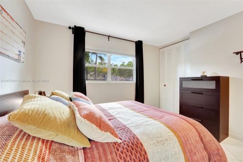 Condo in Lauderdale Lakes, Florida, 2 bedrooms  № 1404204 - photo 22