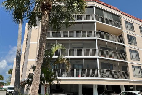 Copropriété à vendre à Punta Gorda, Floride: 1 chambre, 99.96 m2 № 1337476 - photo 1