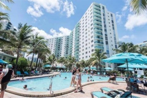 Condominio en venta en Hollywood, Florida, 2 dormitorios, 114.83 m2 № 1175996 - foto 5