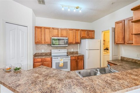 Copropriété à louer à Orlando, Floride: 2 chambres, 104.42 m2 № 1357602 - photo 12