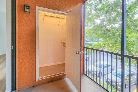 Condo in Orlando, Florida, 2 bedrooms  № 1357602 - photo 27