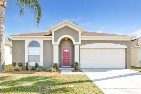 Villa ou maison à louer à Oviedo, Floride: 3 chambres, 139.35 m2 № 1357523 - photo 1