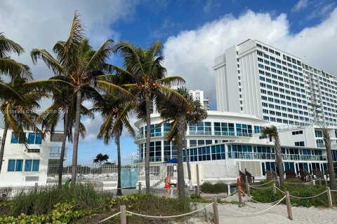 Condominio en venta en Miami Beach, Florida, 37.16 m2 № 1013974 - foto 22