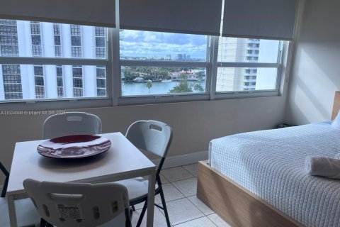 Condominio en venta en Miami Beach, Florida, 37.16 m2 № 1013974 - foto 20