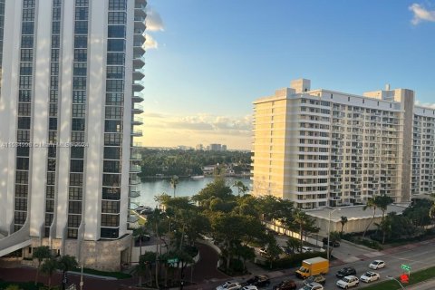 Condominio en venta en Miami Beach, Florida, 37.16 m2 № 1013974 - foto 23