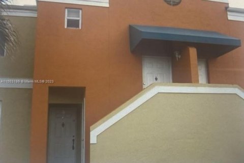 Condo in Lauderhill, Florida, 2 bedrooms  № 911212 - photo 3